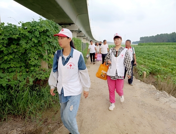 你奉献奋不顾身 我帮你毫不迟疑29