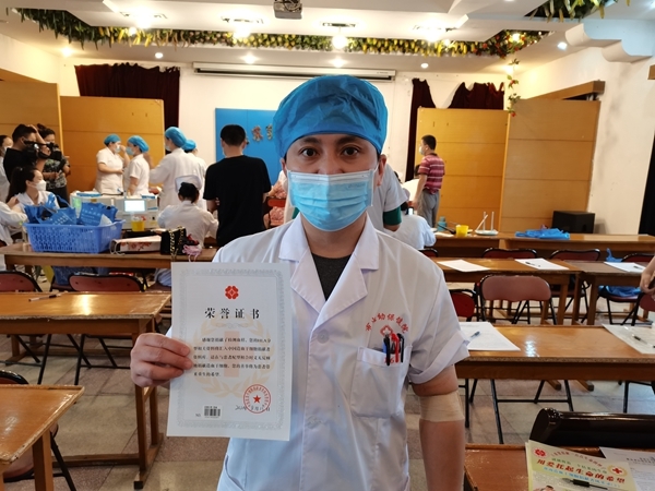 从酷暑到立秋淮南市红十字志愿者献血采样服务不停歇8