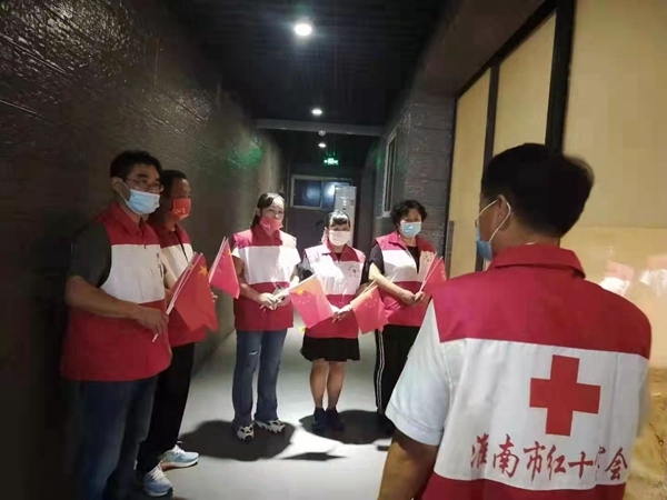 淮南市红十字会生命接力志愿服务队开展纪念“9.18”和“世界骨髓捐献者日”活动5