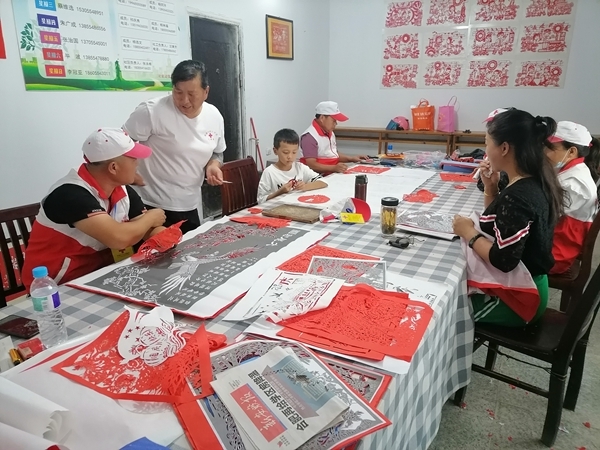 小剪刀剪出美好祝福和心愿1