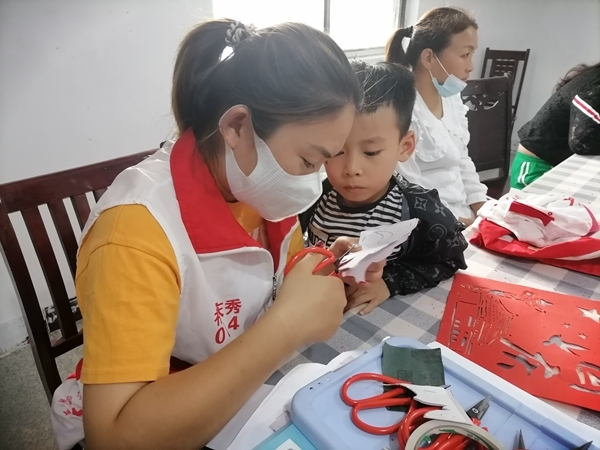 小剪刀剪出美好祝福和心愿9