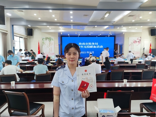 捐热血储备爱献份礼 淮南踊跃献血迎国庆3