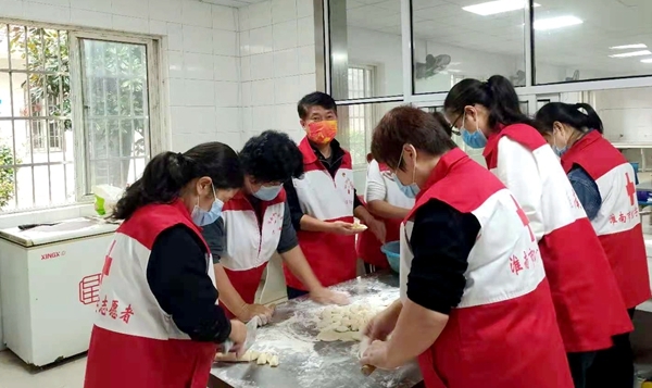 麻风病康复休养老人，我们陪您过重阳2