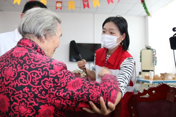 淮南广电“帮忙”志愿者帮到孤寡老人心坎上4