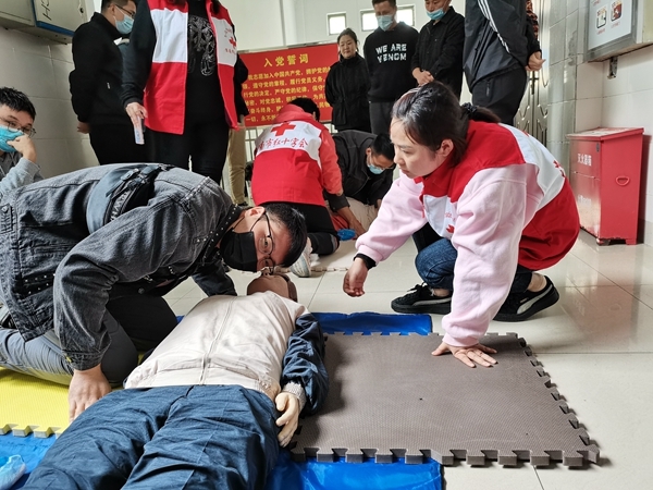 淮南市2020年度新录用公务员接受应急救护培训18