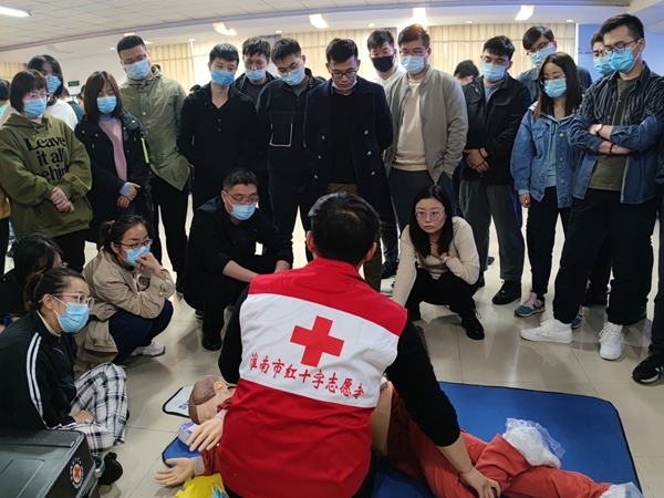 淮南市2020年度新录用公务员接受应急救护培训19