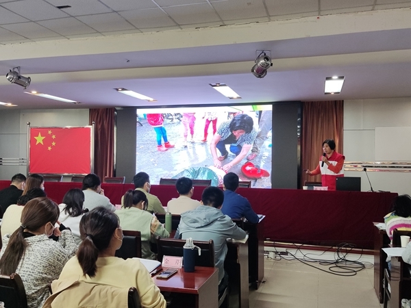 淮南市2020年度新录用公务员接受应急救护培训2