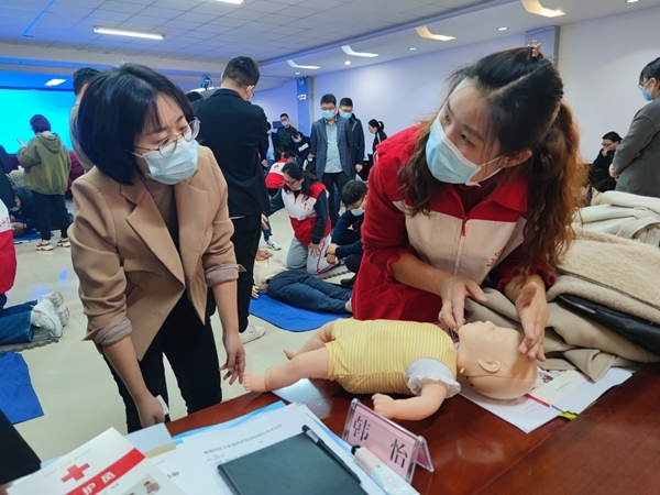 淮南市2020年度新录用公务员接受应急救护培训22