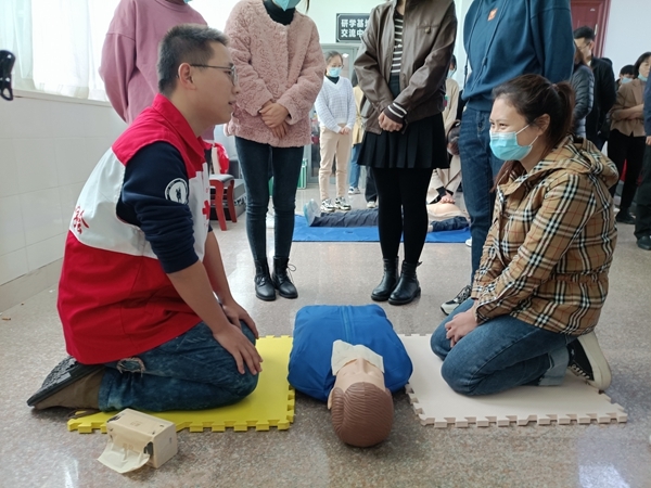 淮南市2020年度新录用公务员接受应急救护培训27