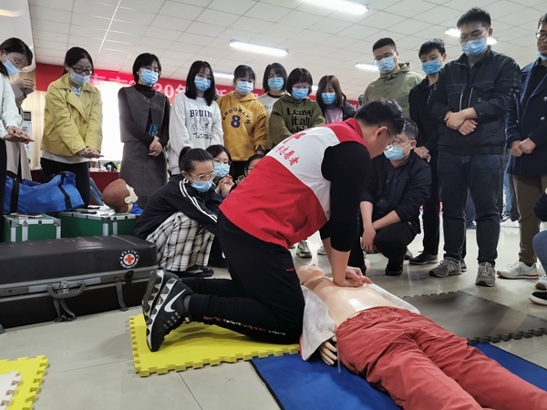 淮南市2020年度新录用公务员接受应急救护培训32