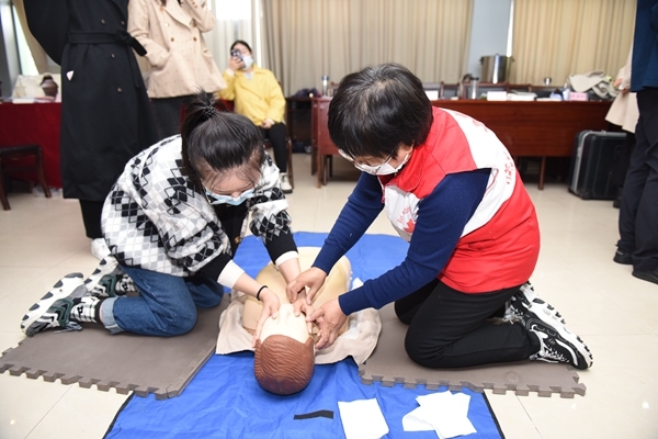 淮南市2020年度新录用公务员接受应急救护培训8