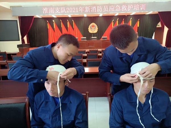 淮南市红十字会为消防新员培训应急救护18