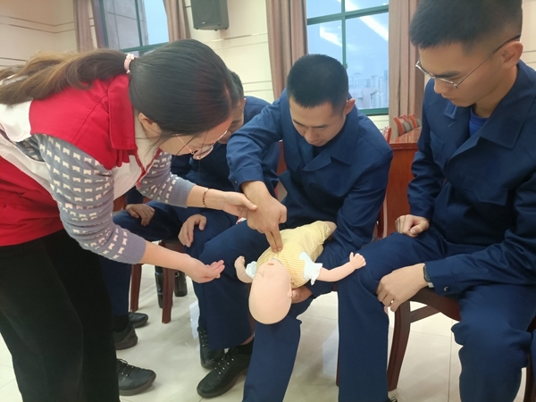 淮南市红十字会为消防新员培训应急救护24