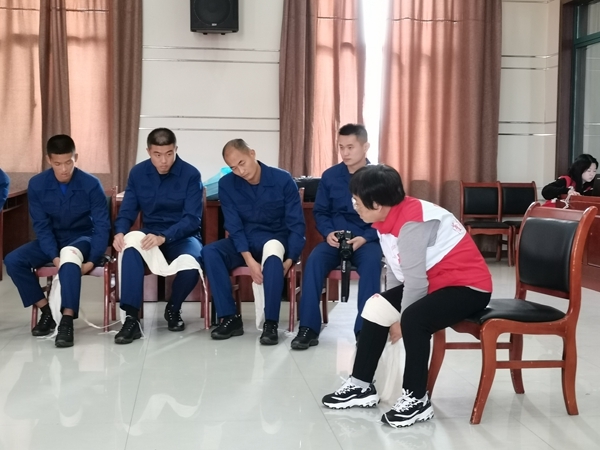 淮南市红十字会为消防新员培训应急救护8