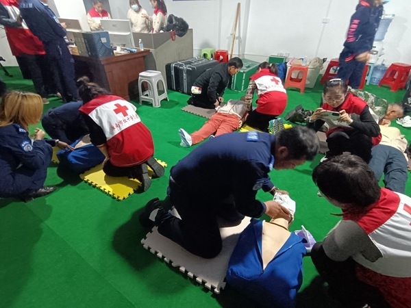 淮南市红十字会为曙光救援队进行应急救护培训7