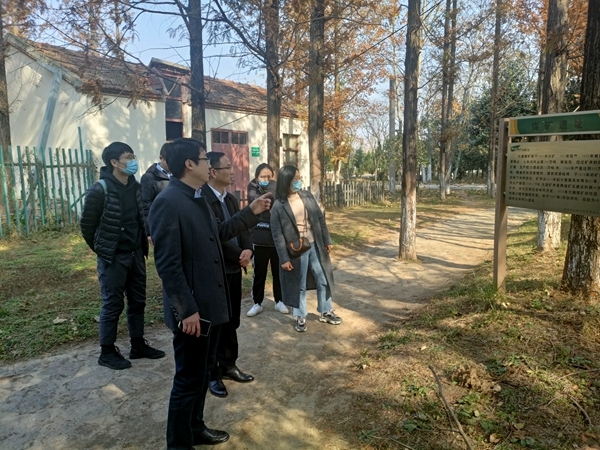 省红基会来淮进行项目签约和爱国主义教育17