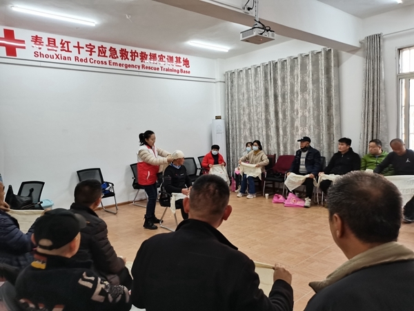 淮南寿县红十字救援队完成救护员培训1