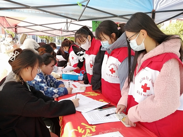 淮南市红十字会持续开展献血采样1