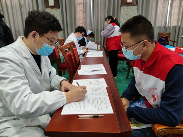 淮南市红十字会持续开展献血采样6