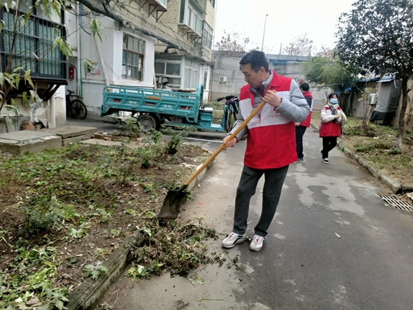 淮南市红十字志愿者积极主动助力创城2